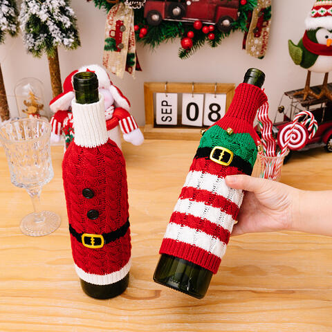 2-Piece Cable-Knit Wine Bottle Covers
